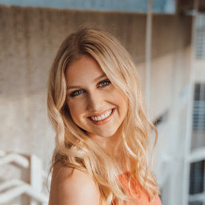 Meet your Posher, Abigail